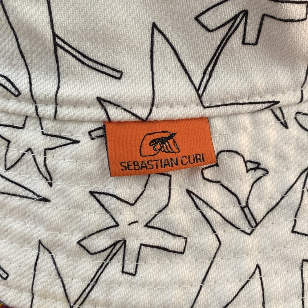 Sebastian Curi White Bucket Hat from Zara with Black Star Pattern - Picture 2 of 5